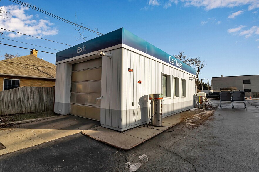 More Photos Of 2050 Sheridan Dr, Buffalo Fast Food For Lease