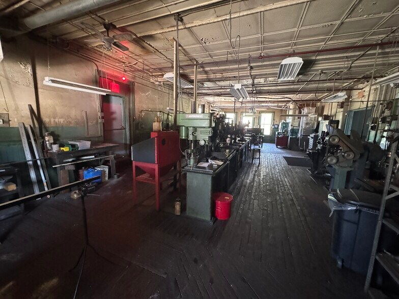 More Photos Of 1583 Niagara St, Buffalo Freestanding For Sale