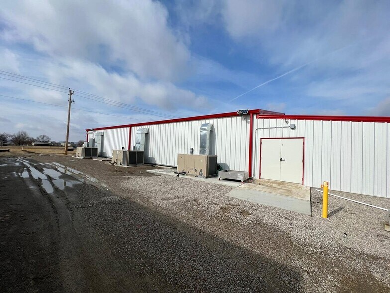 More Photos Of 13912 N 3977 Rd, Dewey Manufacturing For Sale