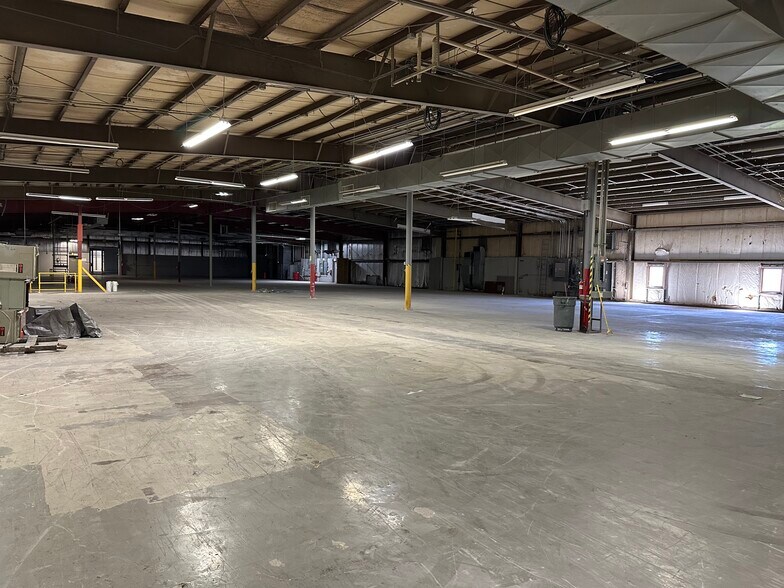 More Photos Of 50 W Fernau Ave, Oshkosh Warehouse For Sale