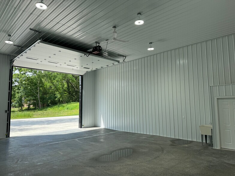 More Photos Of 540 N 3rd St, Polk City Warehouse For Sale