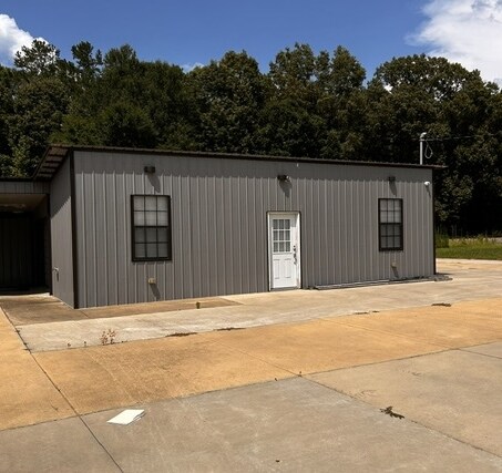 More Photos Of 21845 Hwy 57, Moscow Warehouse For Sale