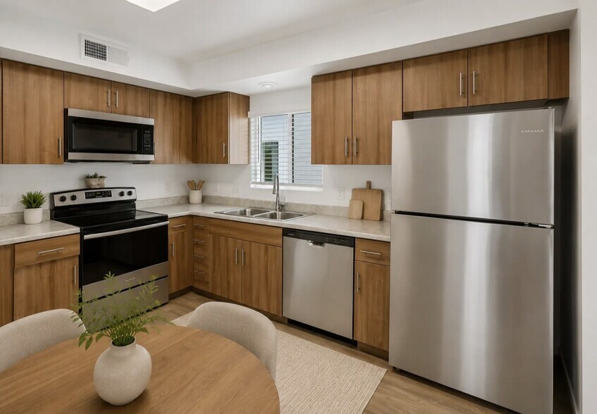 More Photos Of 6077 N 60th Ave, Glendale Dormitory For Sale