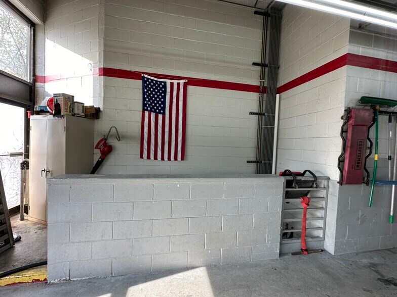 More Photos Of 507 Boston Tpke, Shrewsbury Freestanding For Lease