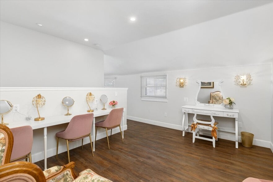 More Photos Of 136-140 W 3rd Ave, Escondido Office For Sale