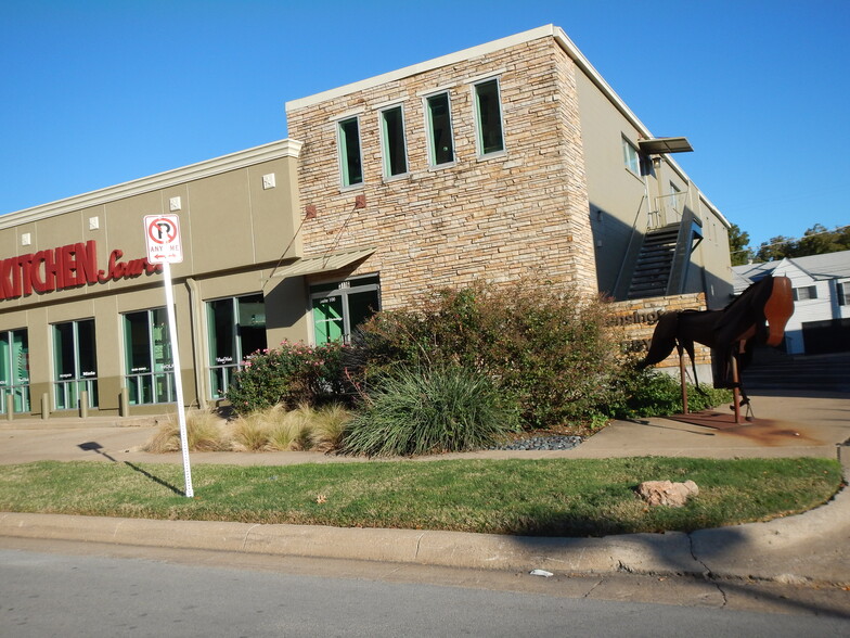 Primary Photo Of 3116 W 6th St, Fort Worth Office For Lease