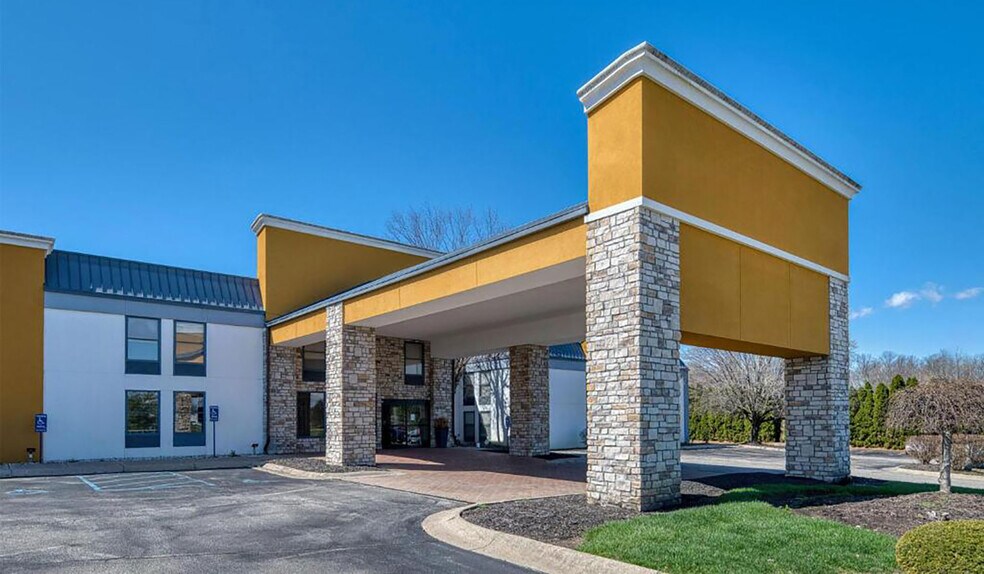 More Photos Of 1030 State Road 229, Batesville Hotel For Sale
