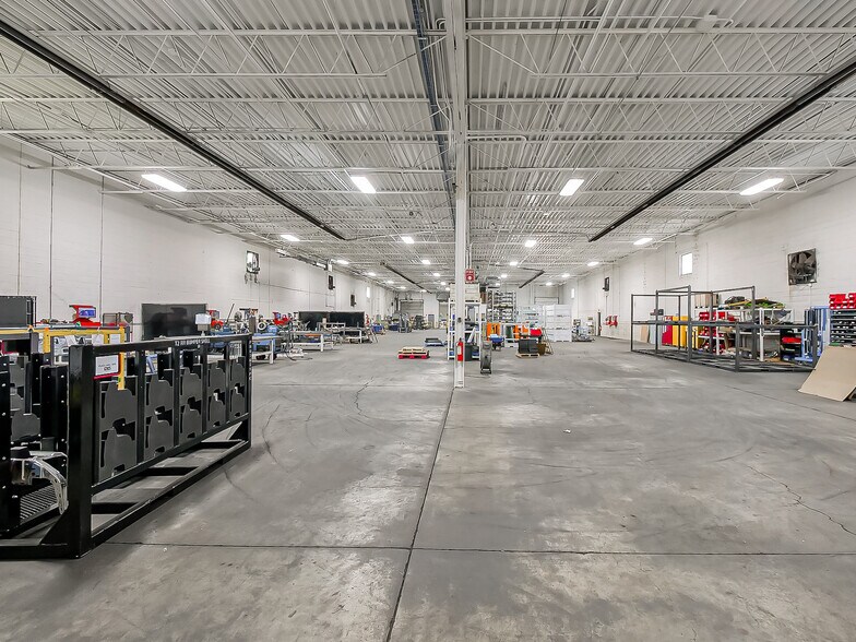 More Photos Of 12440 Delta St, Taylor Warehouse For Lease