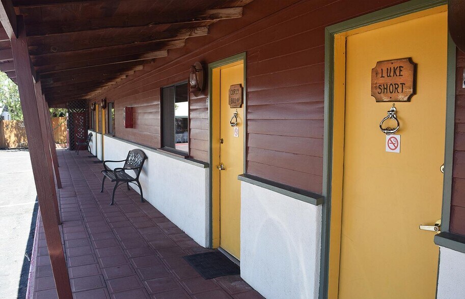 More Photos Of 410 Fremont St, Tombstone Hotel For Sale