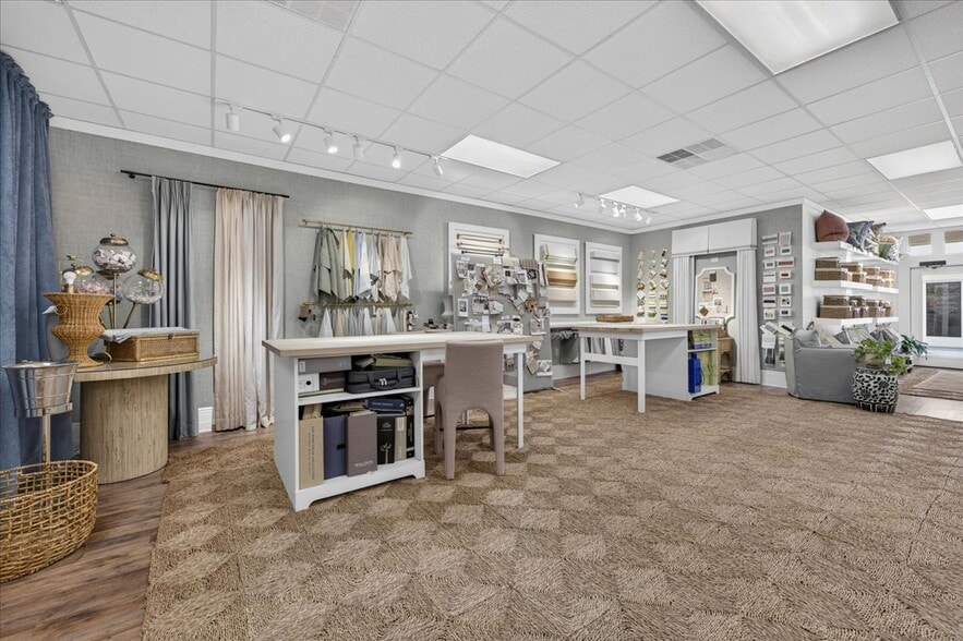 More Photos Of 913 Gulf Breeze Pky, Gulf Breeze Storefront Retail Office For Sale