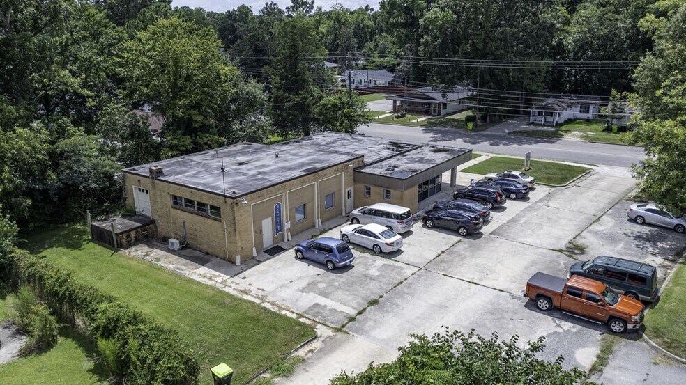 More Photos Of 425 S Lee St, Whiteville Office For Sale