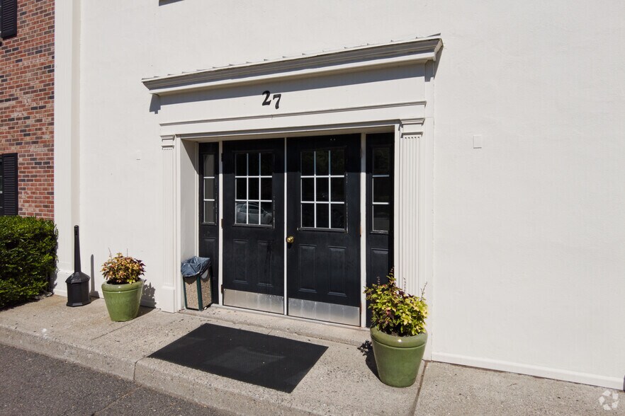 More Photos Of 27 Madison Ave, Paramus Office For Lease