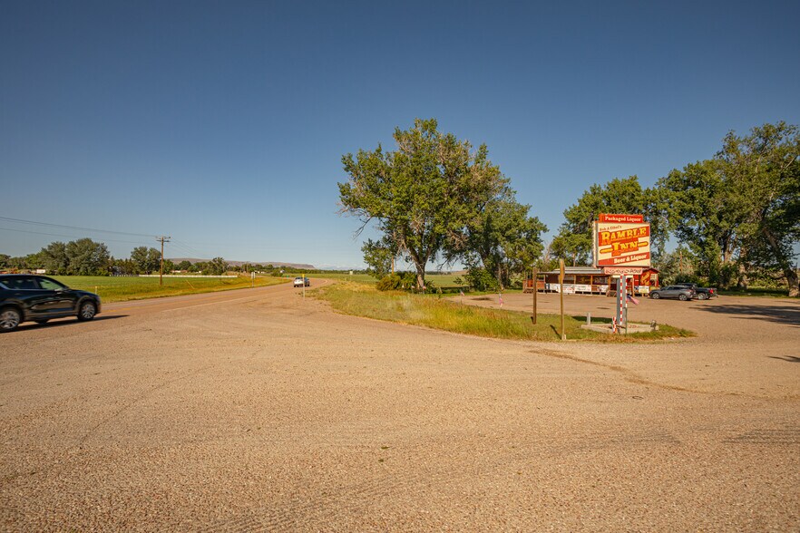 More Photos Of 13899 MT HIGHWAY 200 Hwy, Sun River Bar For Sale
