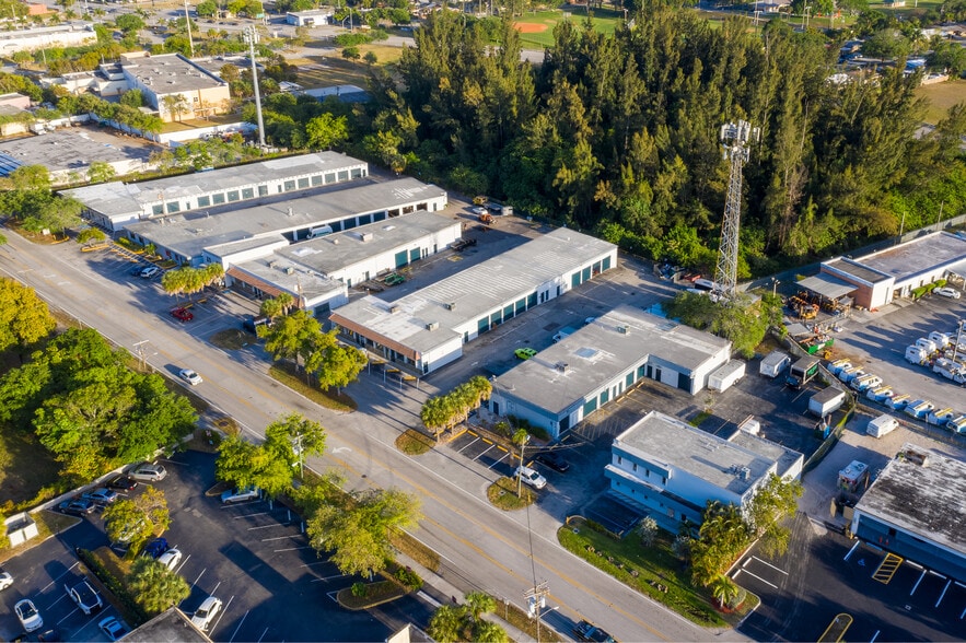 Primary Photo Of 4202-4214 Peters Rd, Fort Lauderdale Unknown For Lease