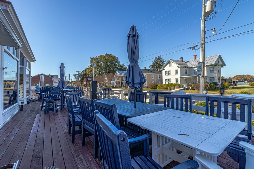 More Photos Of 729 Main St, Reedville Restaurant For Sale
