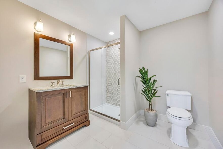 More Photos Of 2231 Fifth Ave, Ronkonkoma Warehouse For Sale