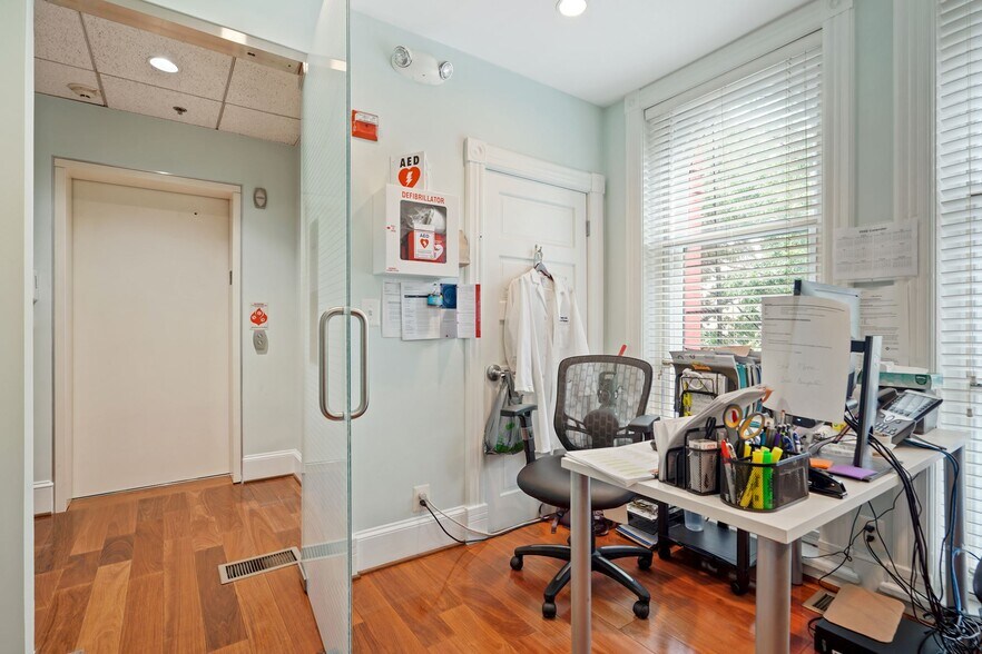 More Photos Of 1011 New Hampshire Ave NW, Washington Office For Sale