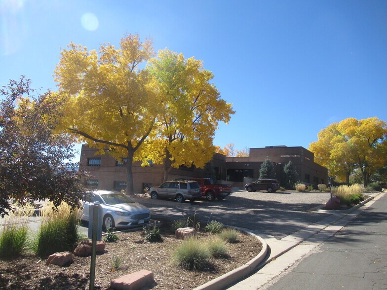 More Photos Of 5926 McIntyre St, Golden Office For Lease