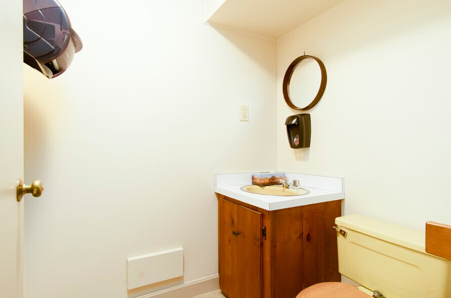 More Photos Of 313 Plymouth St, Halifax Office For Sale