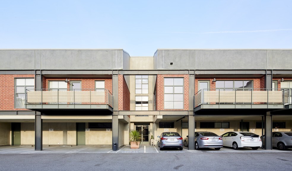 More Photos Of 1046 Princeton Dr, Venice Office For Sale