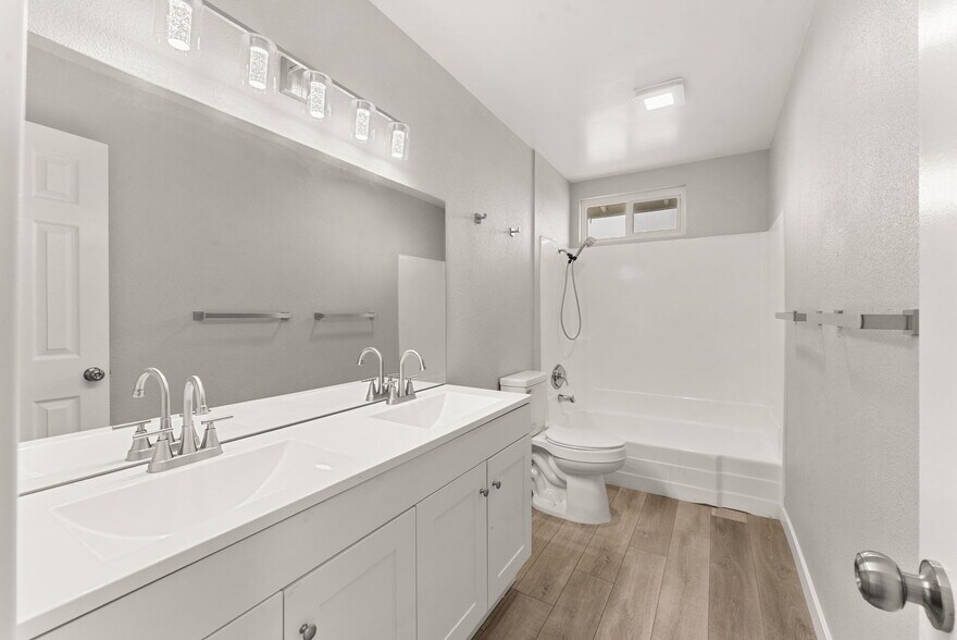 More Photos Of 320 Willie James Jones Ave, San Diego Apartments For Sale