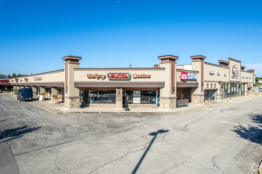 More Photos Of 1090-1250 E Lake St, Hanover Park Unknown For Lease