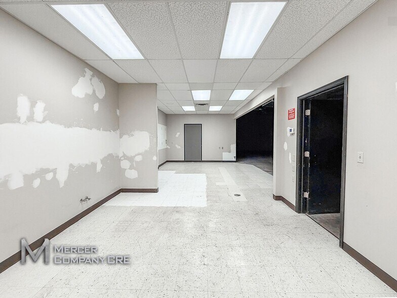 More Photos Of 3613-3621 S Moulton Dr, Oklahoma City Service For Lease