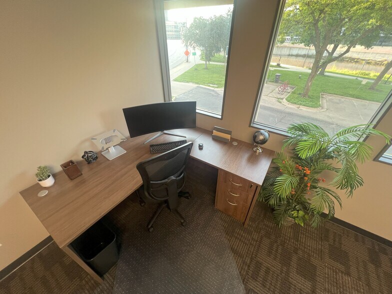 More Photos Of 300 3rd Ave SE, Rochester Coworking Space