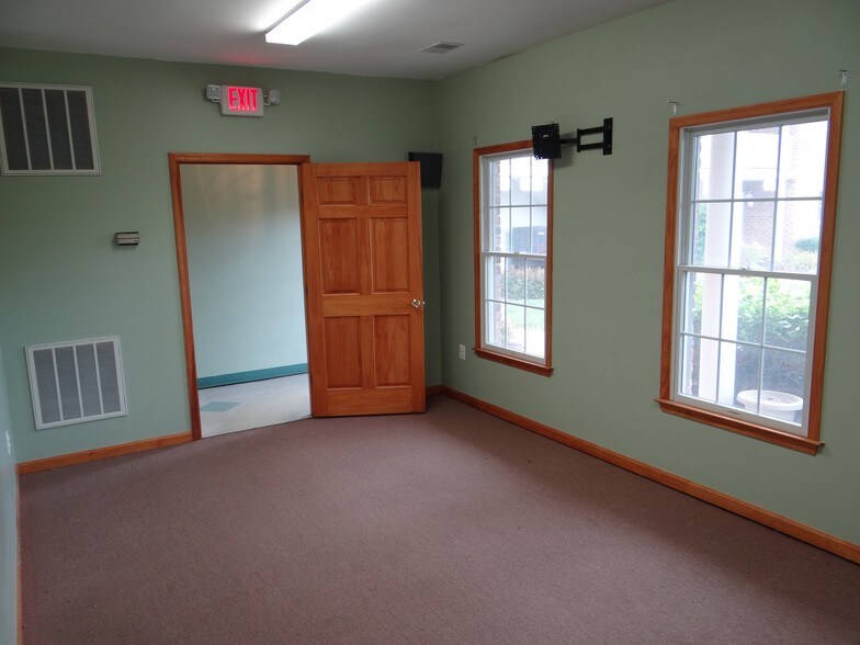 More Photos Of 30537 Potomac Way, Charlotte Hall Office For Lease