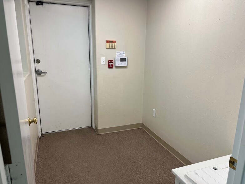 More Photos Of 333 Anchor St, Corpus Christi Industrial For Sale