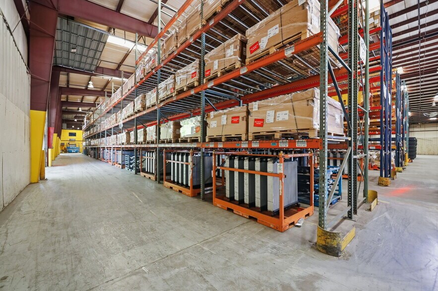 More Photos Of 1526 S Brightleaf Blvd, Smithfield Warehouse For Lease