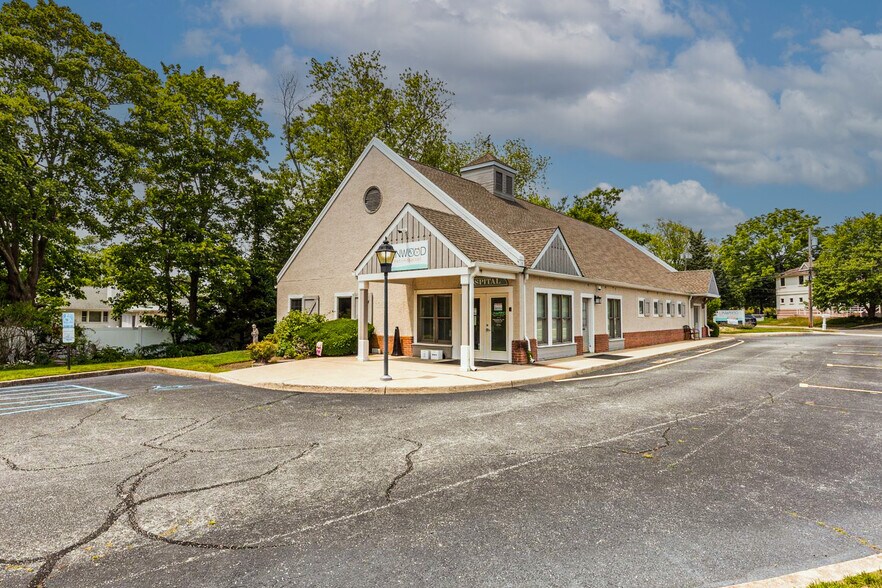 Primary Photo Of 535 Maple Ave, Linwood Veterinarian Kennel For Lease