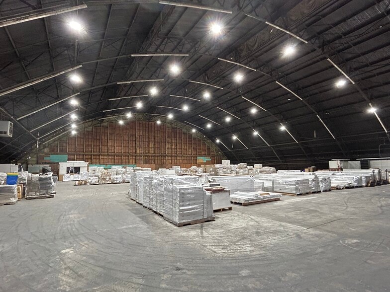 More Photos Of 11640 Hart St, North Hollywood Warehouse For Lease