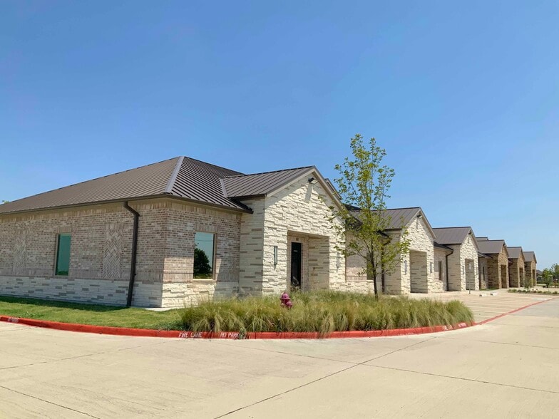 More Photos Of 1400 N Coit Rd, McKinney Unknown For Lease