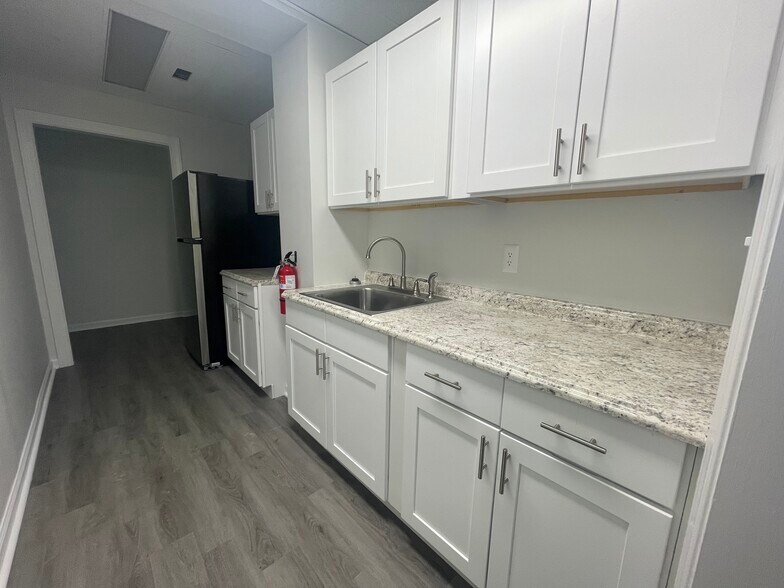 More Photos Of 127 Kingston Dr, Chapel Hill Office For Lease