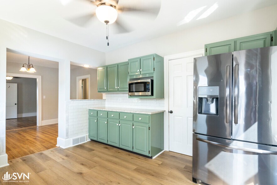 More Photos Of 2761 Lexington Rd, Richmond Office For Lease