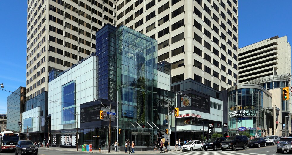 More Photos Of 2300 Yonge St, Toronto Office For Lease