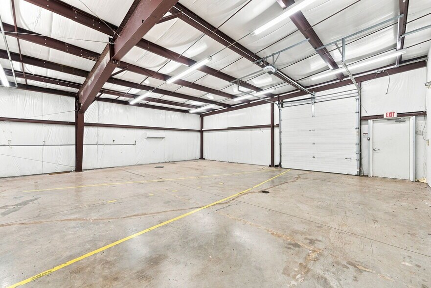 More Photos Of 615-619 Commerce Rd, Richmond Office For Lease