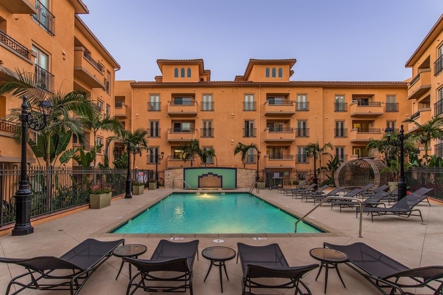 More Photos Of 8601 Lincoln Blvd, Los Angeles Apartments For Lease