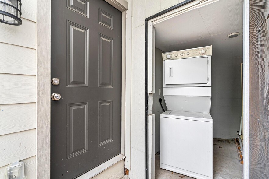More Photos Of 4630 Woodside St, Houston Apartments For Sale