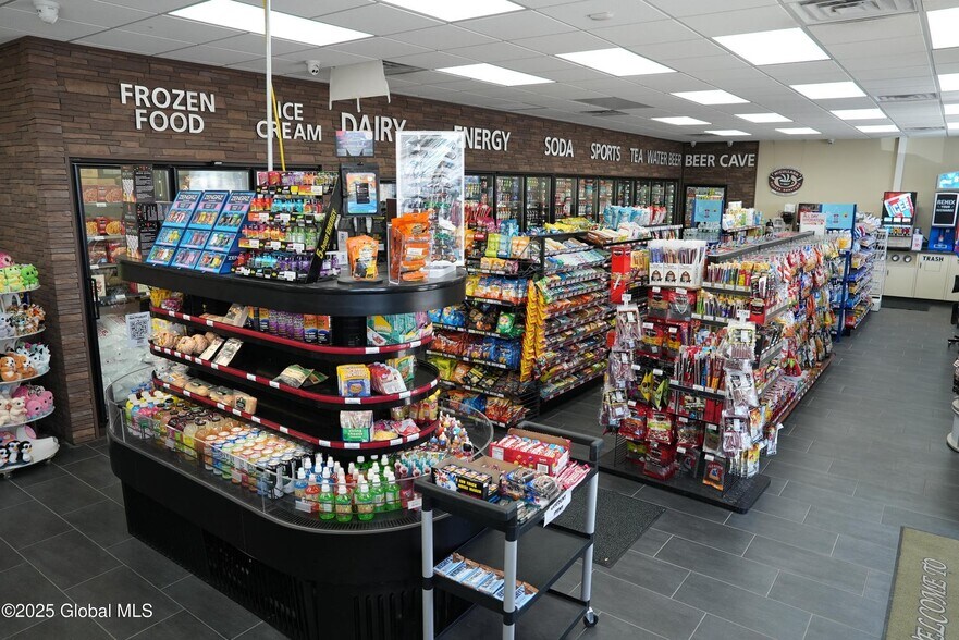 More Photos Of 521 E Main St, Palmyra Convenience Store For Sale