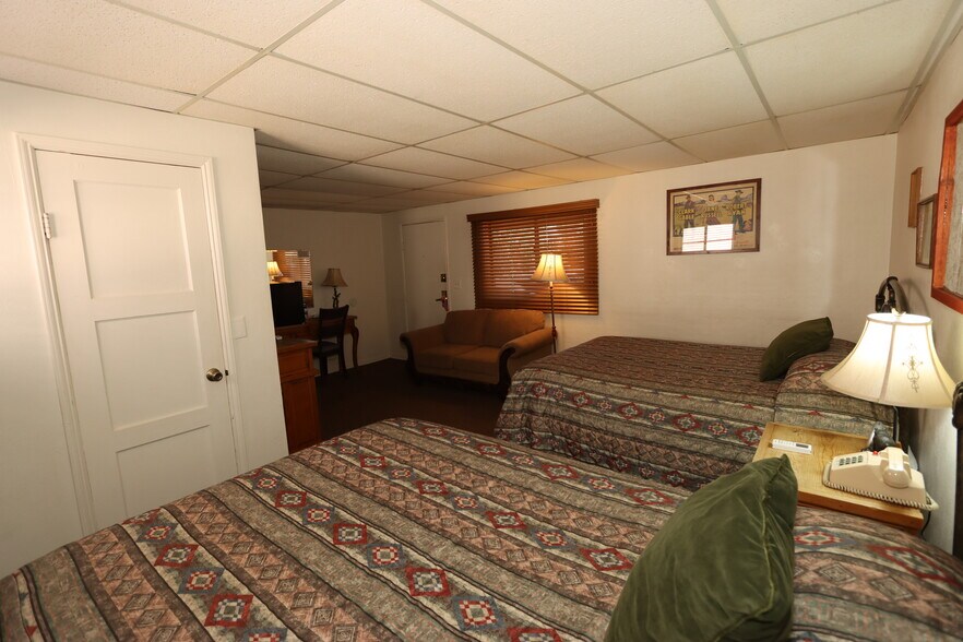 More Photos Of 410 Fremont St, Tombstone Hotel For Sale