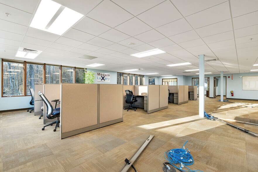 More Photos Of 81 Whittier Hwy, Moultonborough Office For Sale