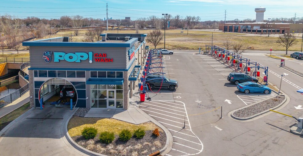 More Photos Of 1080 Shingle Creek Xing, Brooklyn Center General Retail For Sale