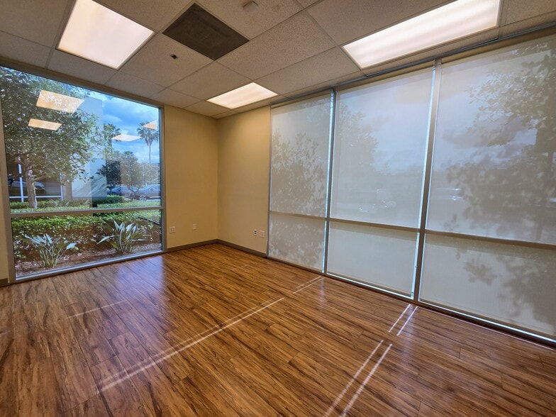 More Photos Of 26740 Towne Centre Dr, Foothill Ranch Medical For Sale