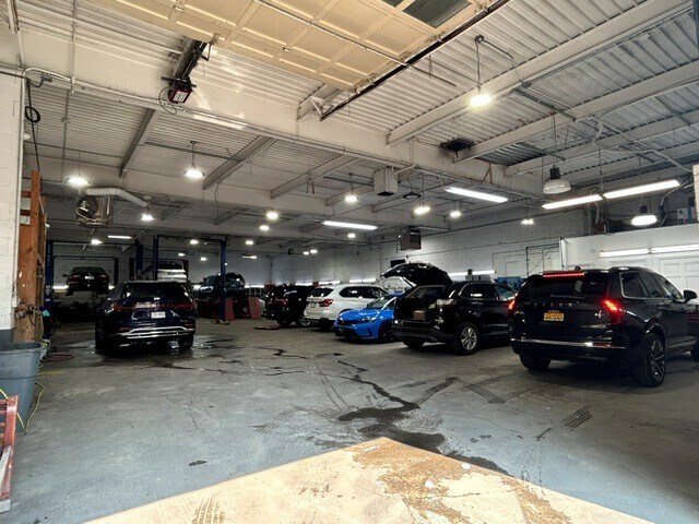 More Photos Of 38-72 13th St, Long Island City Warehouse For Lease