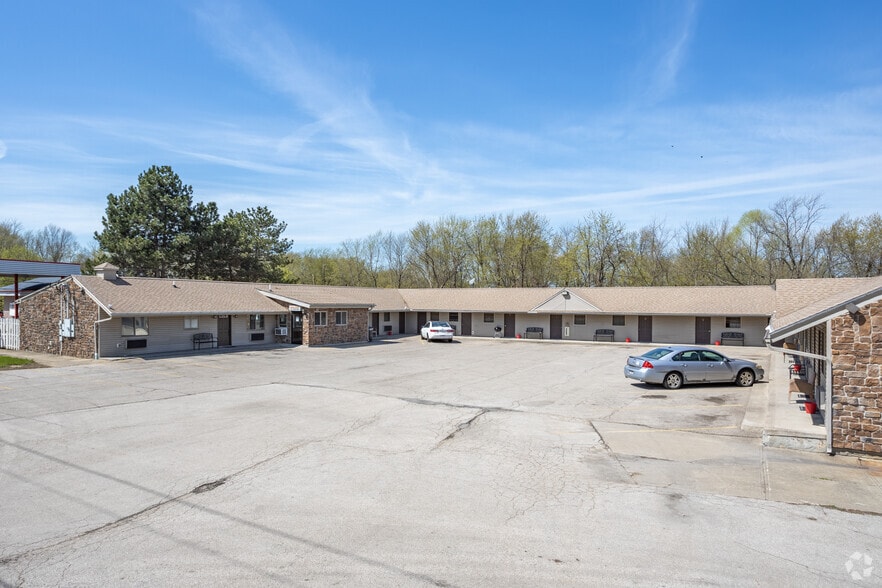 Primary Photo Of 2329 N Ridge Rd E, Ashtabula Hotel For Sale