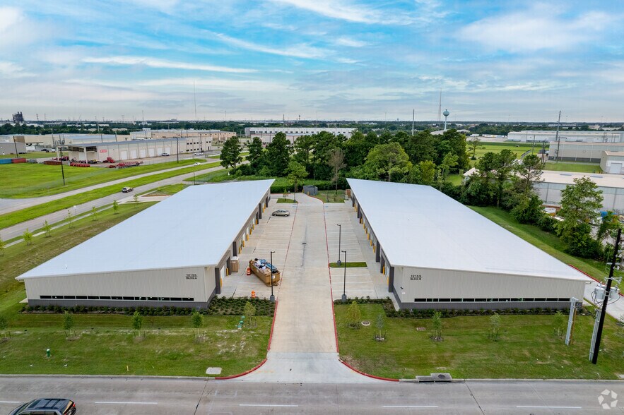 More Photos Of 12155 Cutten Rd, Houston Warehouse For Lease