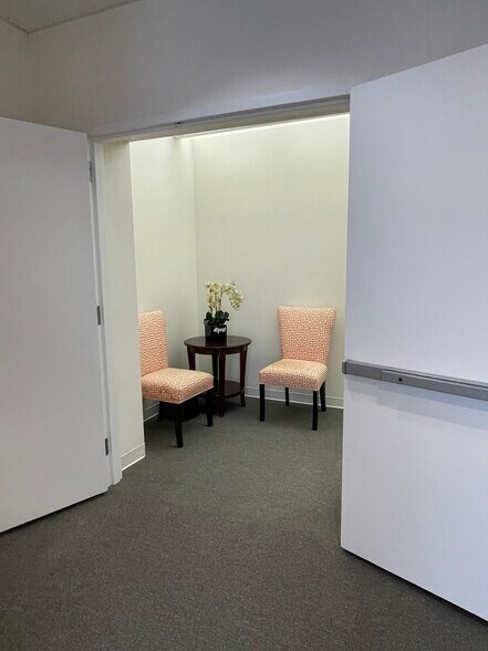 More Photos Of 579-605 Massachusetts Ave, Cambridge Office For Lease