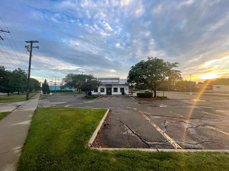 More Photos Of 17431 Dix Rd, Melvindale Fast Food For Lease